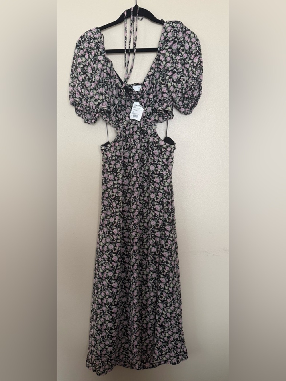 ASTR the Label Ditsy Black Floral Puff-Sleeve Midi Dress with Cutout